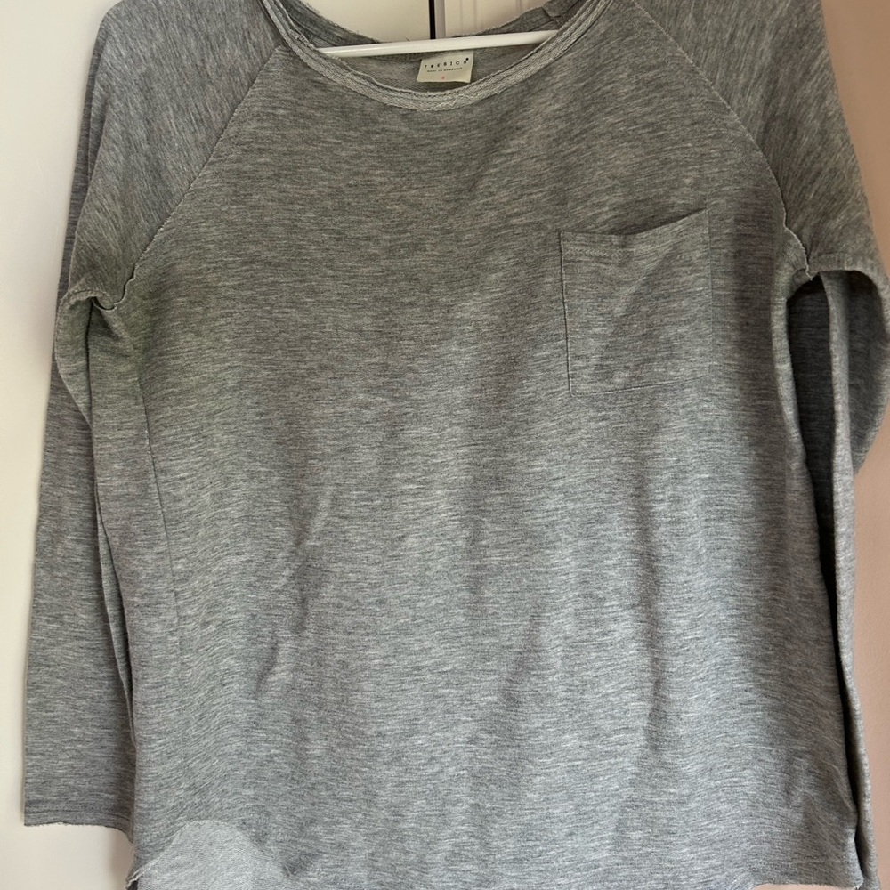 Tresics small womens sleeve top